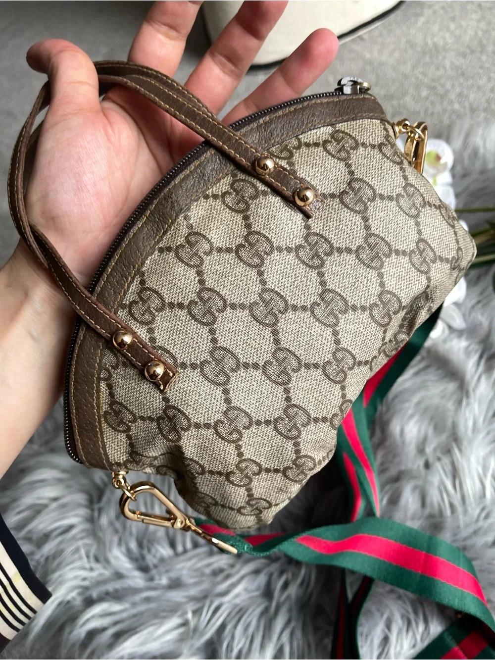 Authentic Gucci vintage GG canvas mini accesory pouch bag 014.89.0032